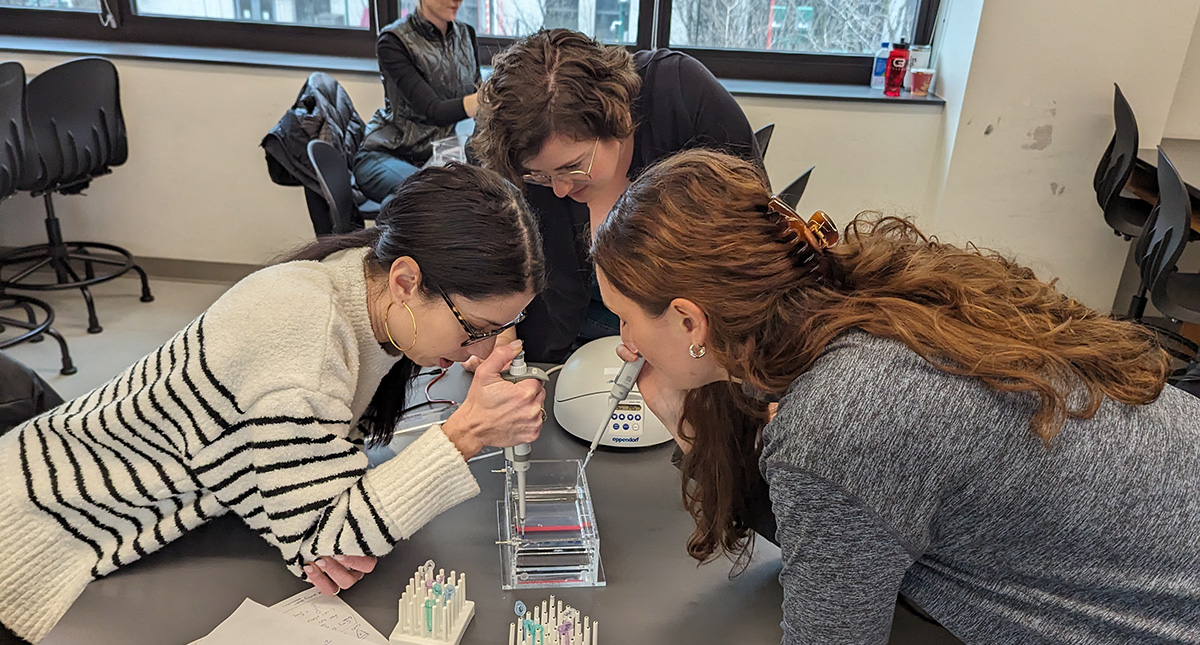 Hands-on science experiment at the DNA Learning Center NY